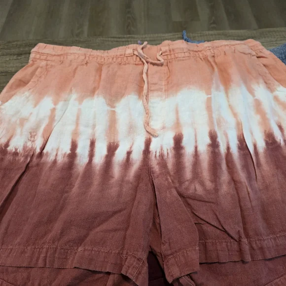 Old Navy Linen Shorts - Picture 11 of 12